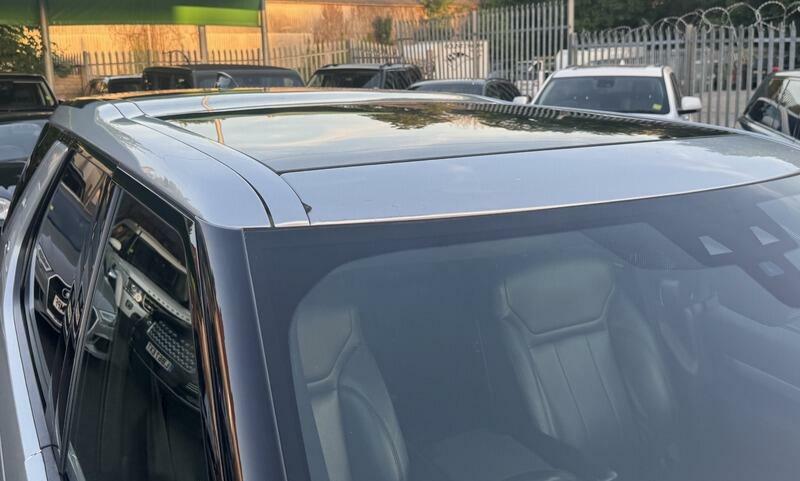 Land Rover Discovery Td4 Se Tech Black #18