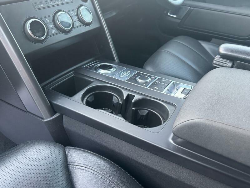 Land Rover Discovery Td4 Se Tech Black #32