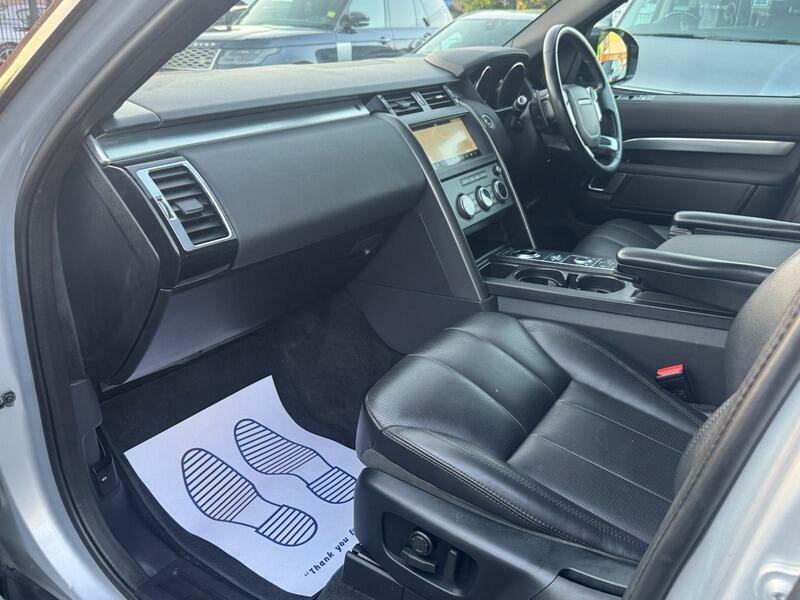 Land Rover Discovery Td4 Se Tech Black #25