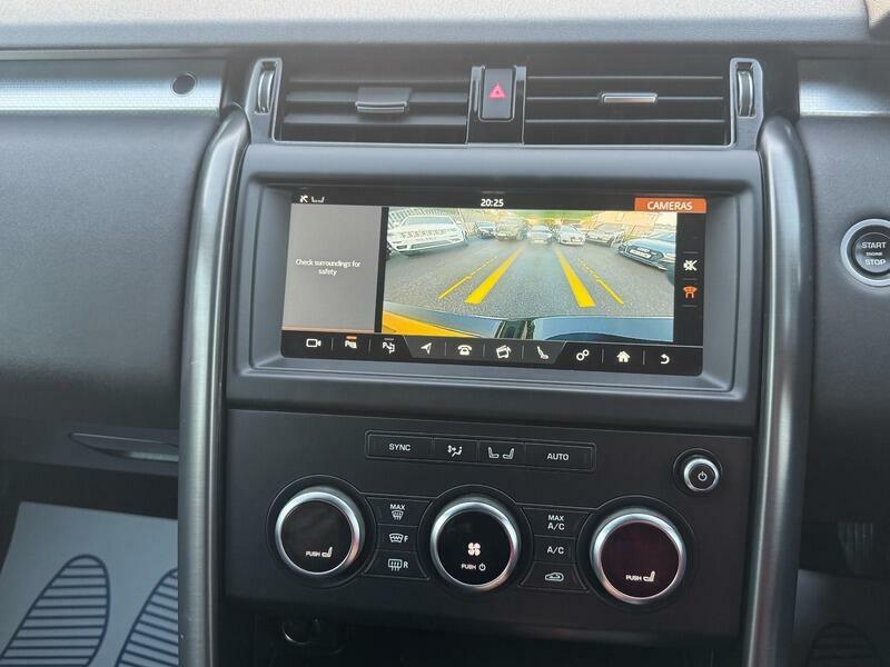 Land Rover Discovery Td4 Se Tech Black #38