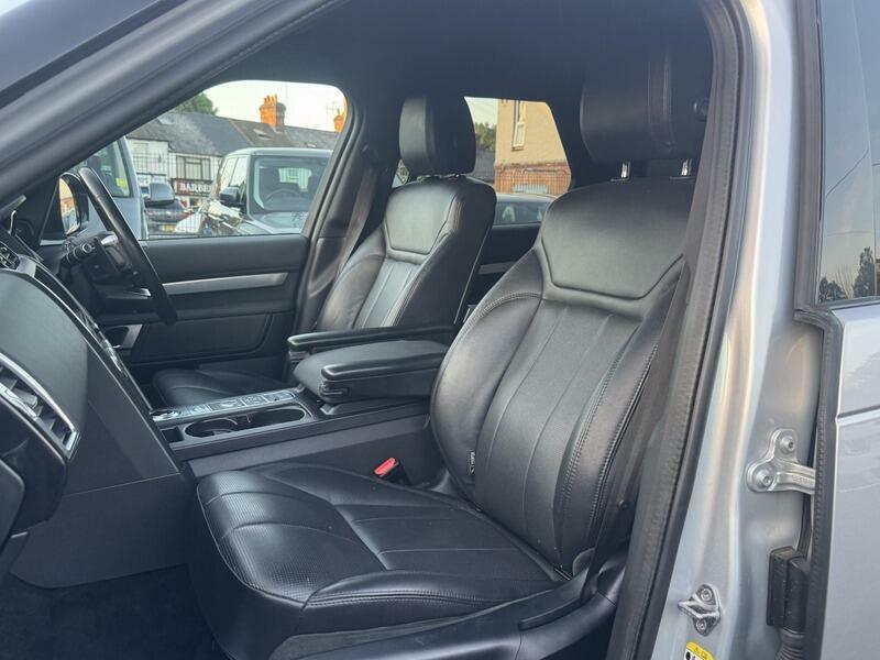 Land Rover Discovery Td4 Se Tech Black #27