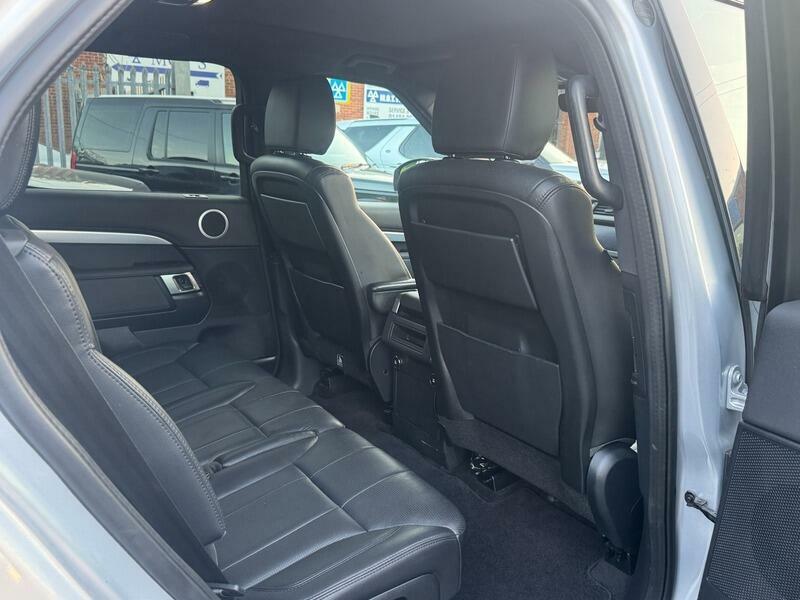 Land Rover Discovery Td4 Se Tech Black #57