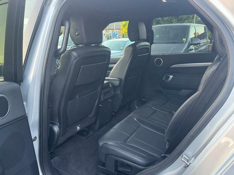 Land Rover Discovery Td4 Se Tech Black #58