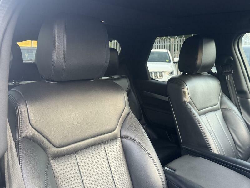 Land Rover Discovery Td4 Se Tech Black #55