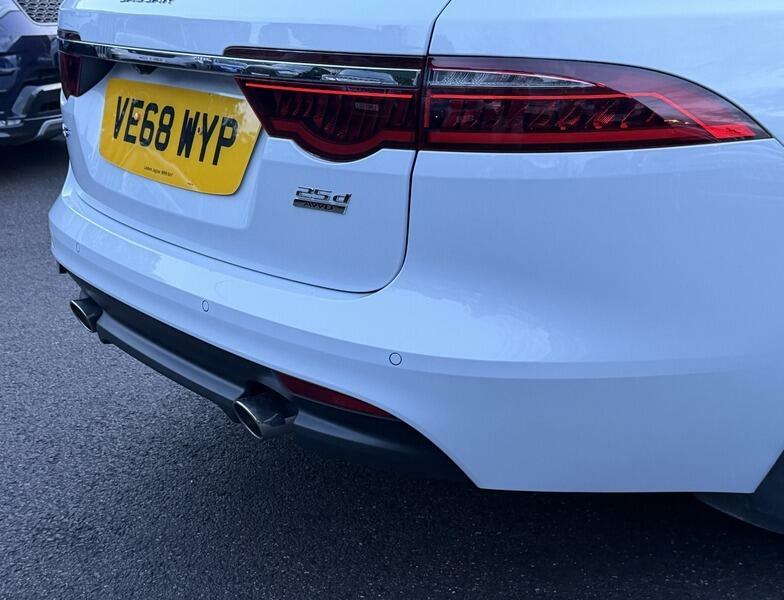 Jaguar XF Saloon Blue #14