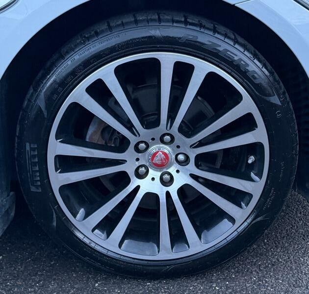 Jaguar XF Saloon Blue #24