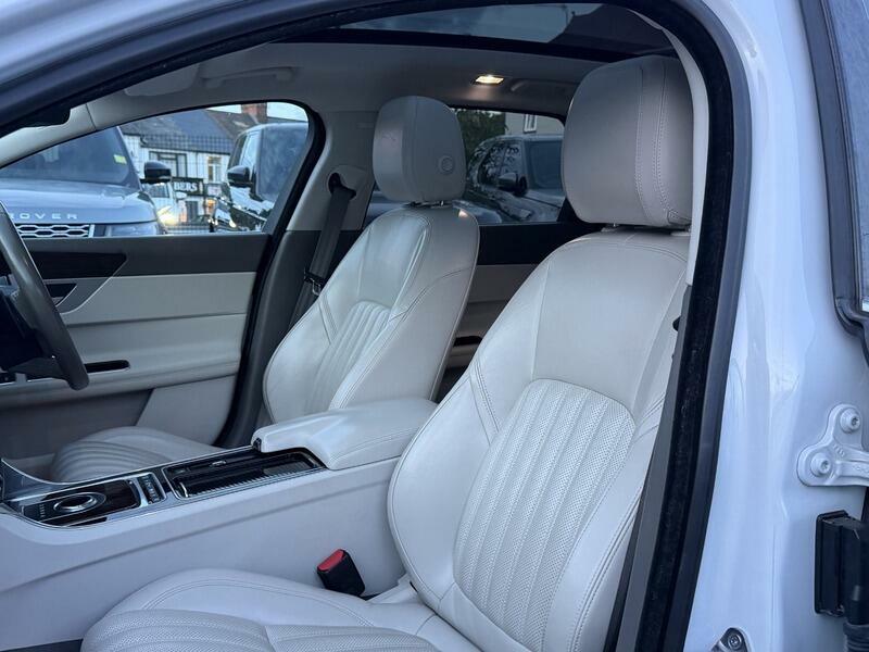 Jaguar XF Saloon Blue #27