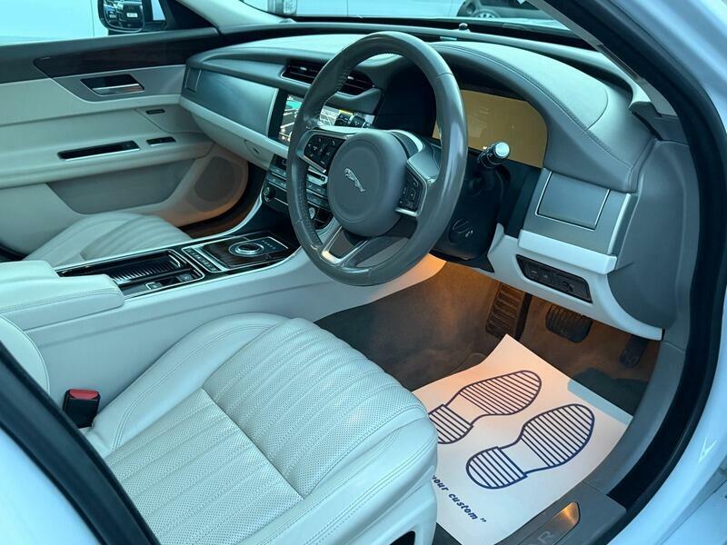 Jaguar XF Saloon Blue #28