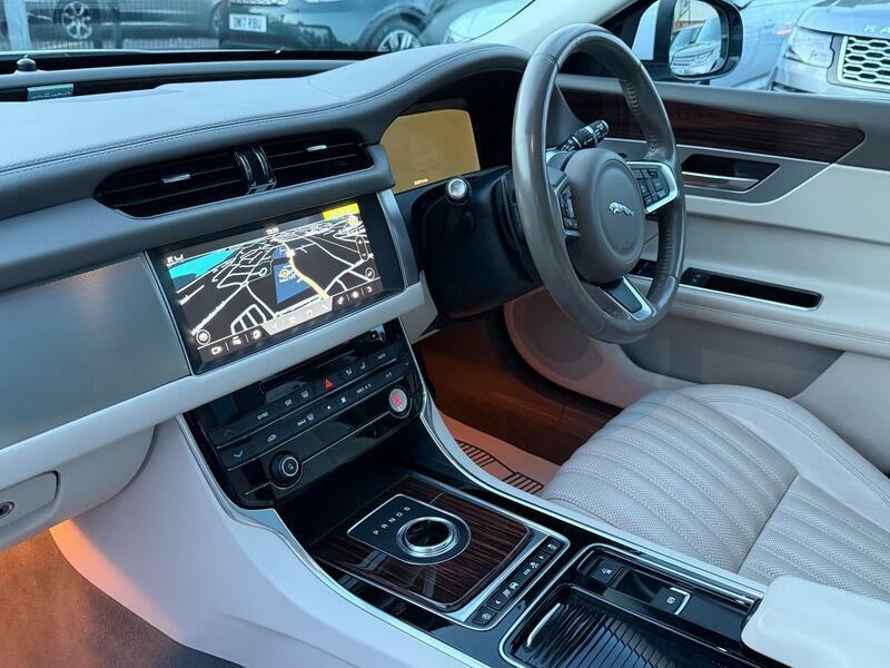 Jaguar XF Saloon Blue #34