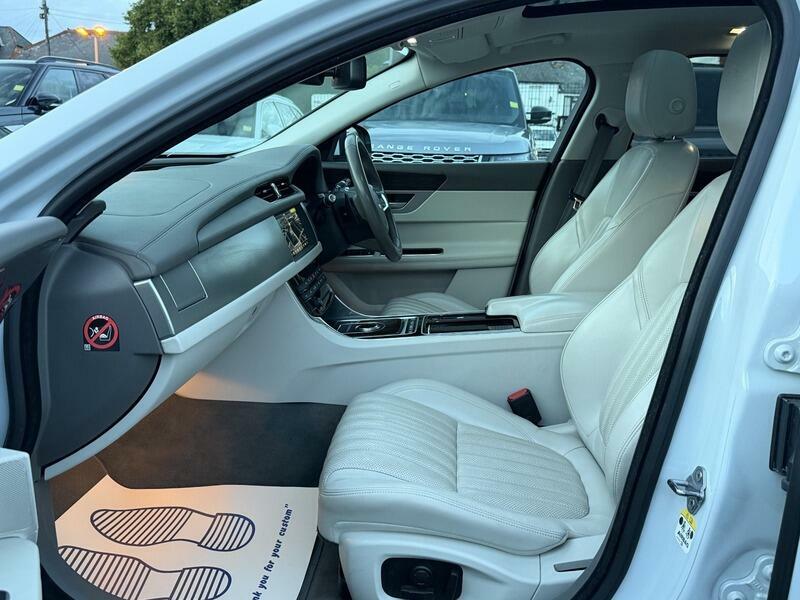 Jaguar XF Saloon Blue #26