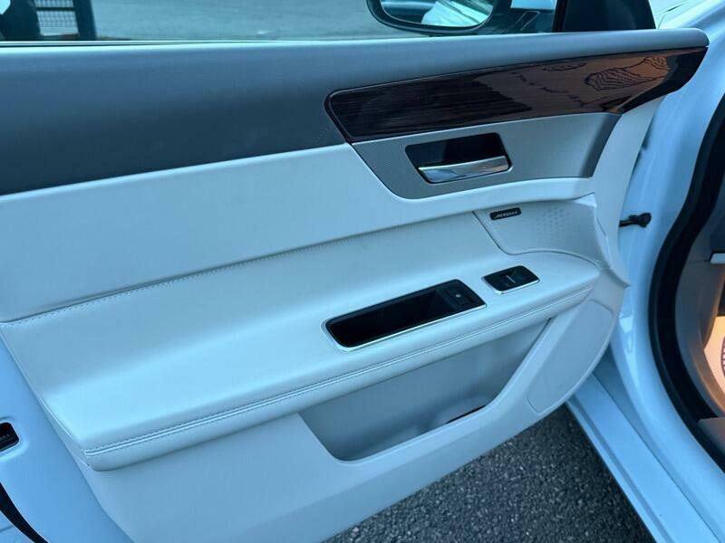 Jaguar XF Saloon Blue #55