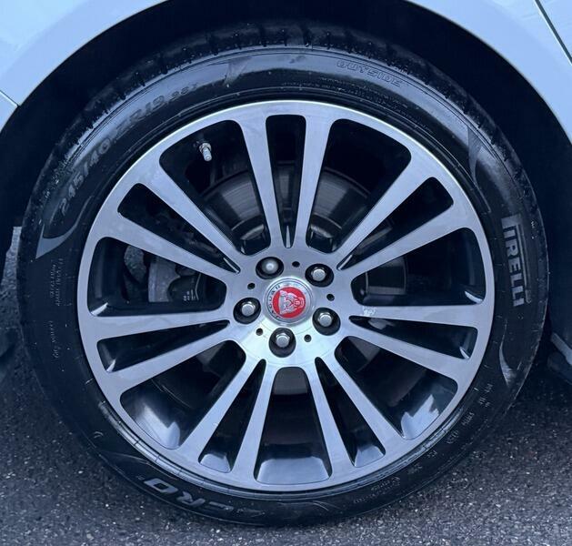 Jaguar XF Saloon Blue #23