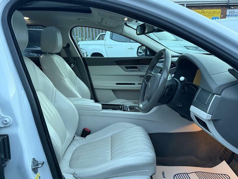 Jaguar XF Saloon Blue #29