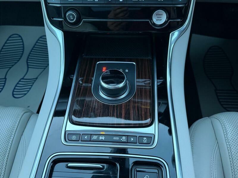 Jaguar XF Saloon Blue #36
