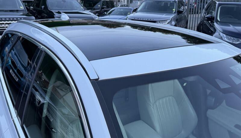 Jaguar XF Saloon Blue #17