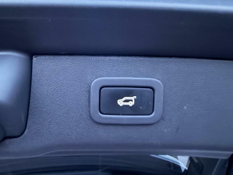 Jaguar XF Saloon Blue #65