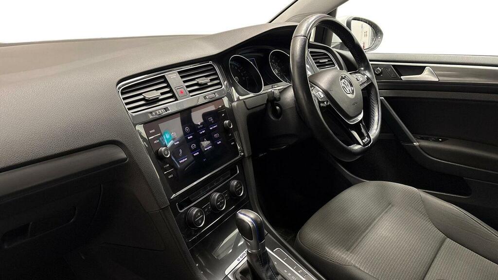 Volkswagen e-Golf Hatchback 35.8Kwh E-golf 201919 White #2