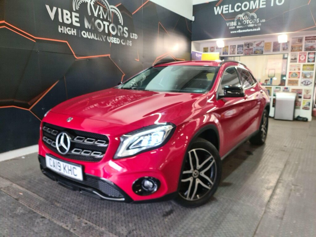 Mercedes-Benz GLA Class 1.6 Gla180 Urban Edition 7G-dct Euro 6 Ss Red