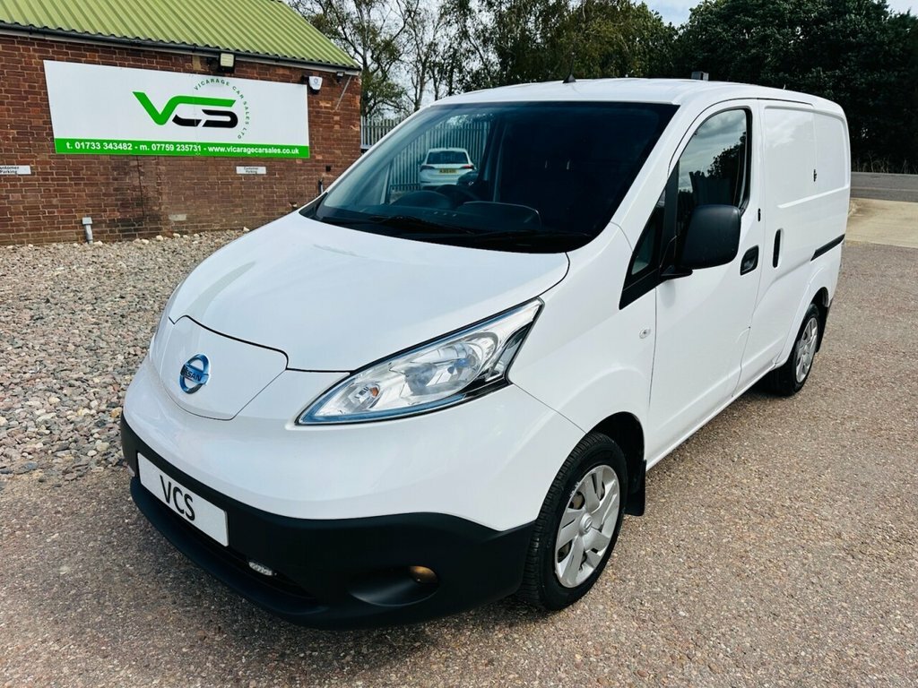 Nissan e-NV200 Mpv White