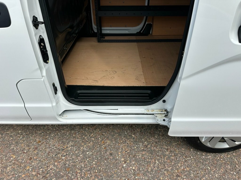 Nissan e-NV200 Mpv White #6