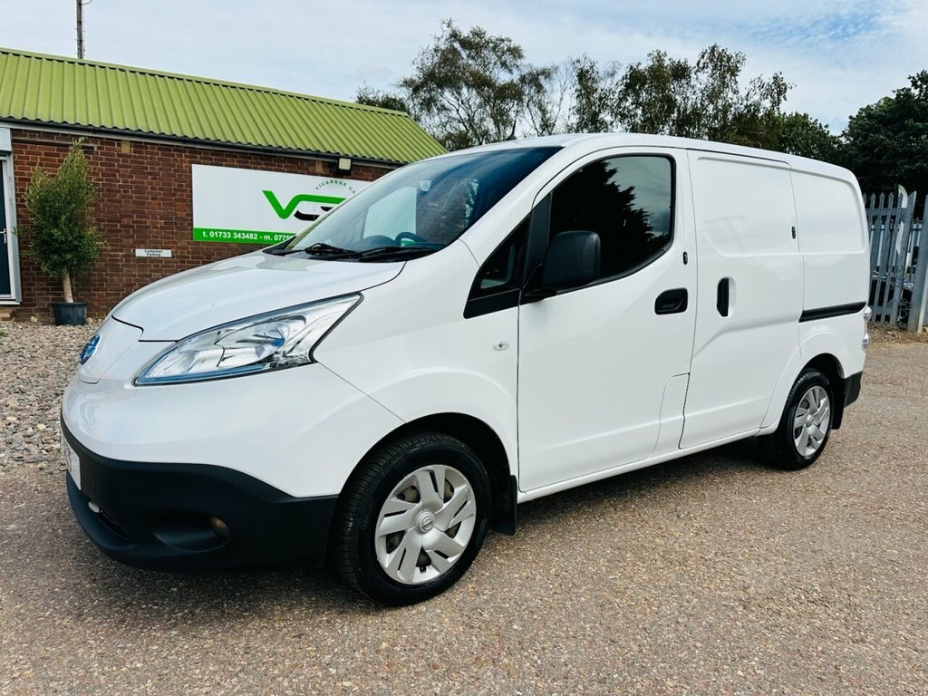 Nissan e-NV200 Mpv White #4