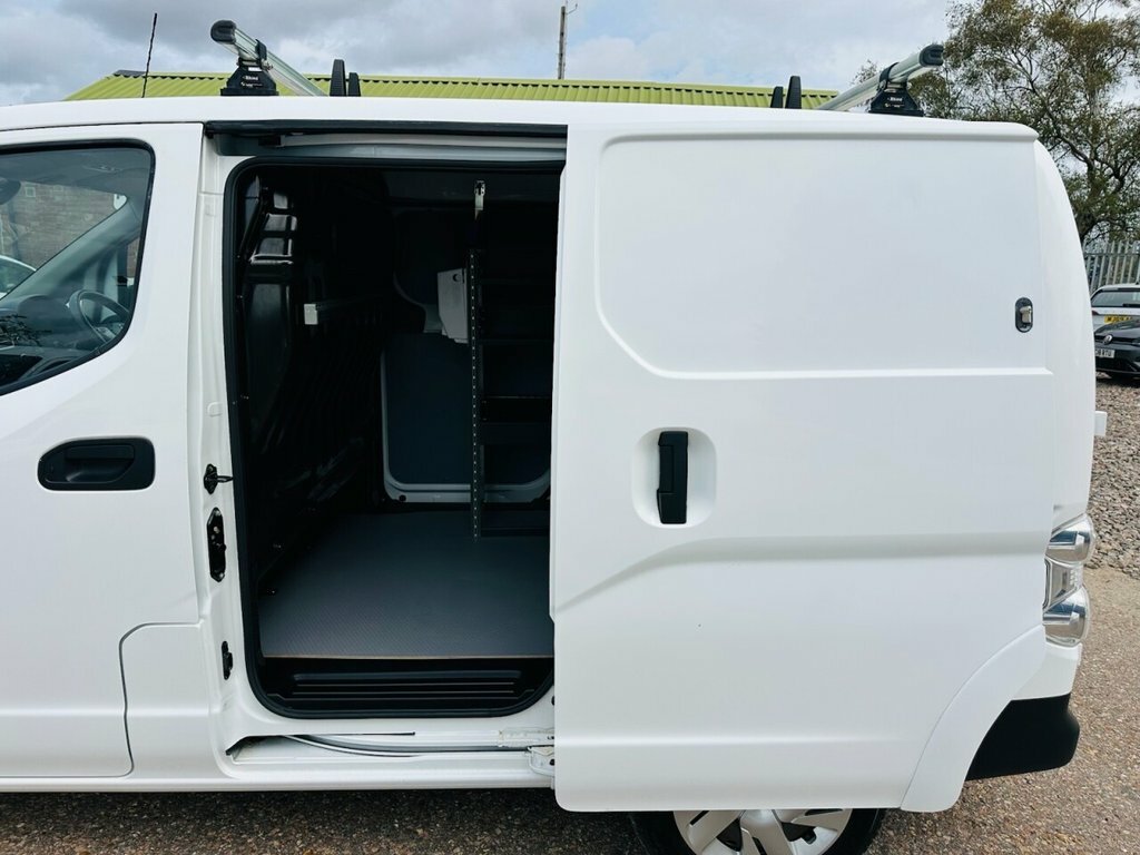 Nissan e-NV200 Mpv White #6
