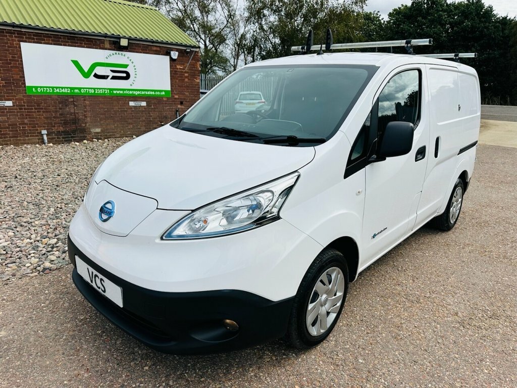Nissan e-NV200 Mpv White