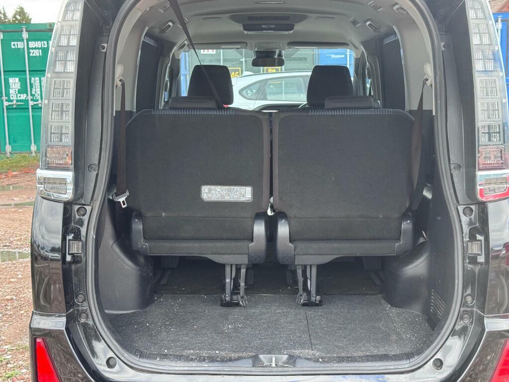 Toyota Voxy 1.8 Black #18