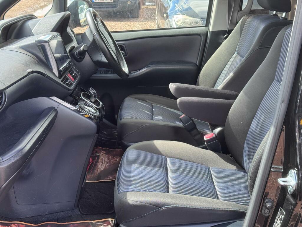 Toyota Voxy 1.8 Black #16