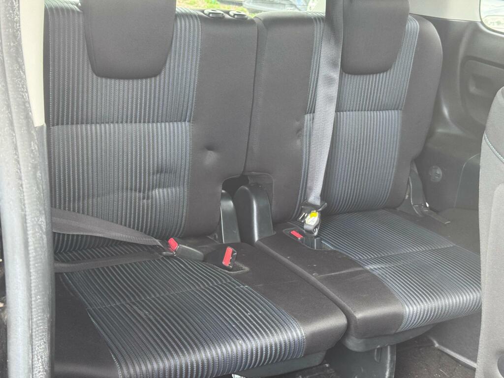 Toyota Voxy 1.8 Black #19