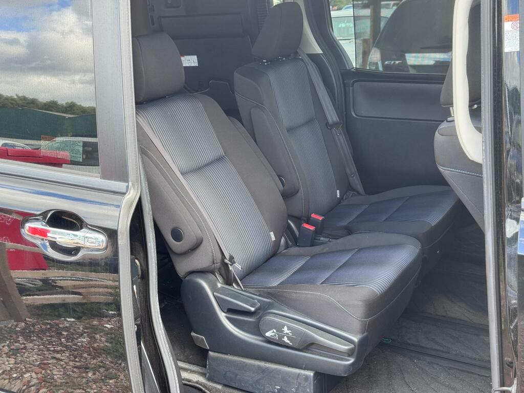 Toyota Voxy 1.8 Black #21