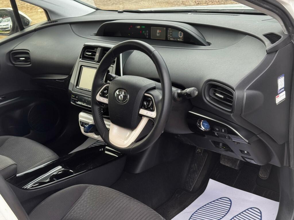 Toyota Prius 1.8 Vvt-h Active Cvt Euro 6 S S White #4