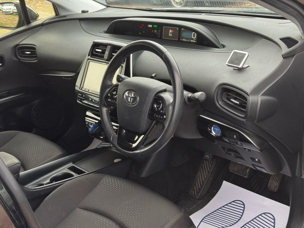 Toyota Prius 1.8 Vvt-h Active Cvt Euro 6 S S Black #4