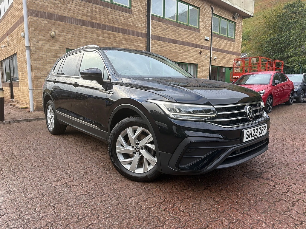 Volkswagen Tiguan Allspace Tsi Life Black