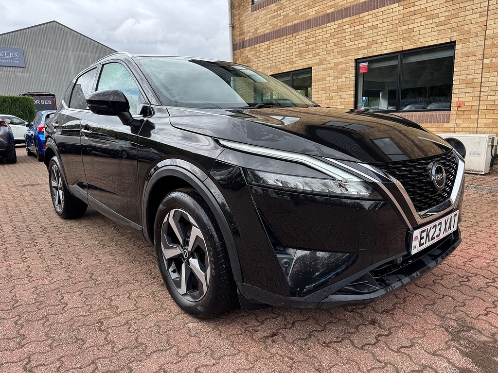 Nissan Qashqai Dig-t Mhev N-connecta Glass Roof Pack Black