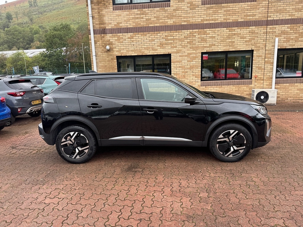 Peugeot 2008 Puretech Ss Allure Premium Plus FM23NVN Black #4