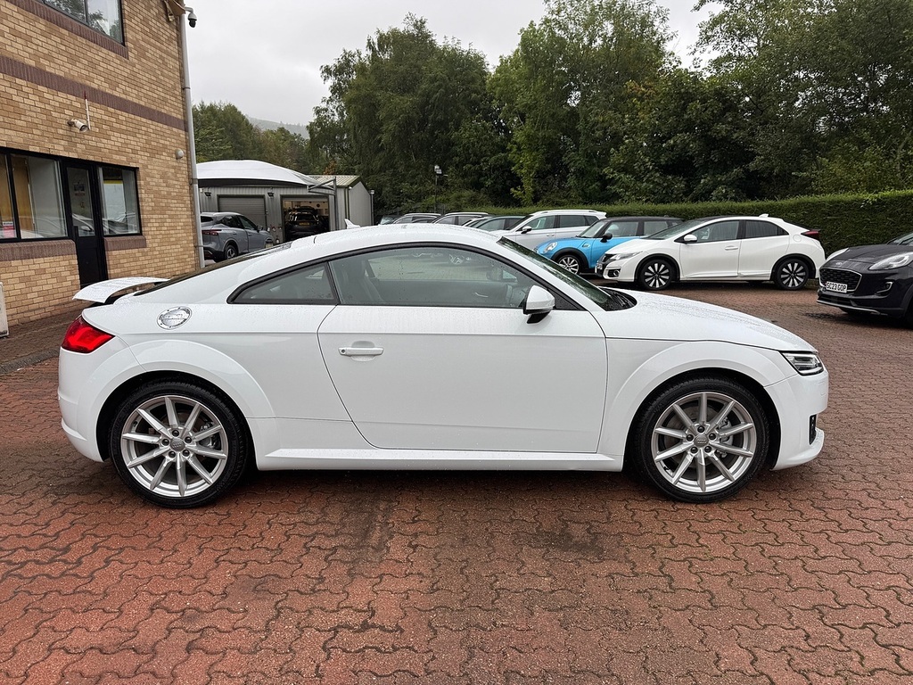 Audi TT Tdi Ultra Sport White #4