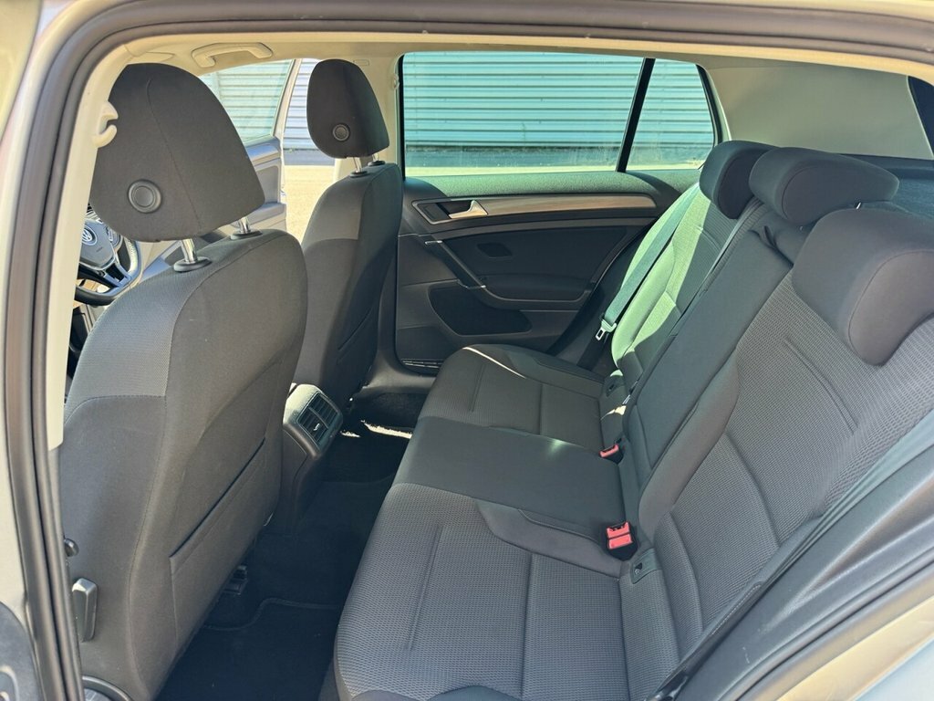 Volkswagen Golf Life White #18