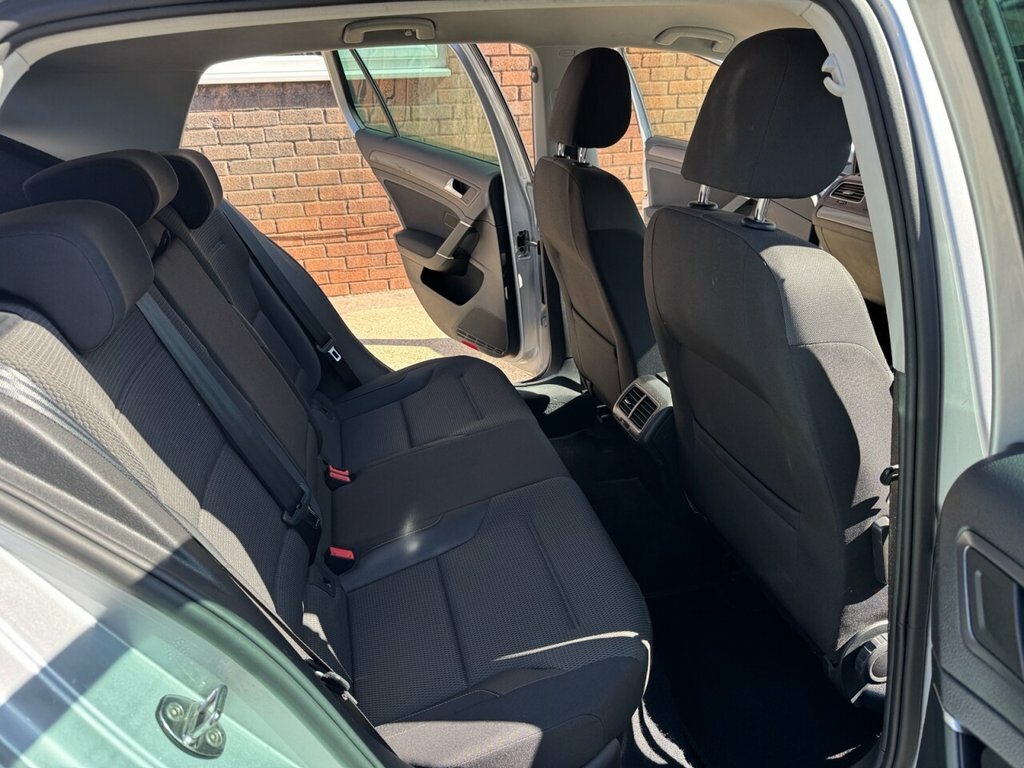 Volkswagen Golf Life White #15