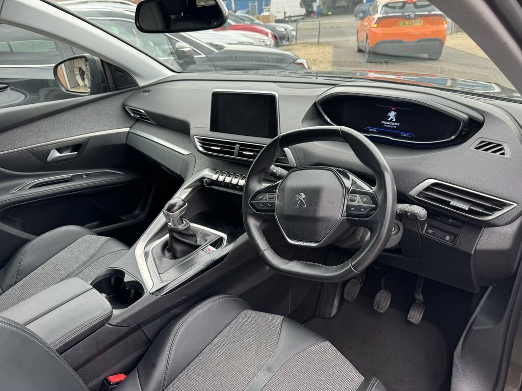 Peugeot 5008 Hatchback Black #15