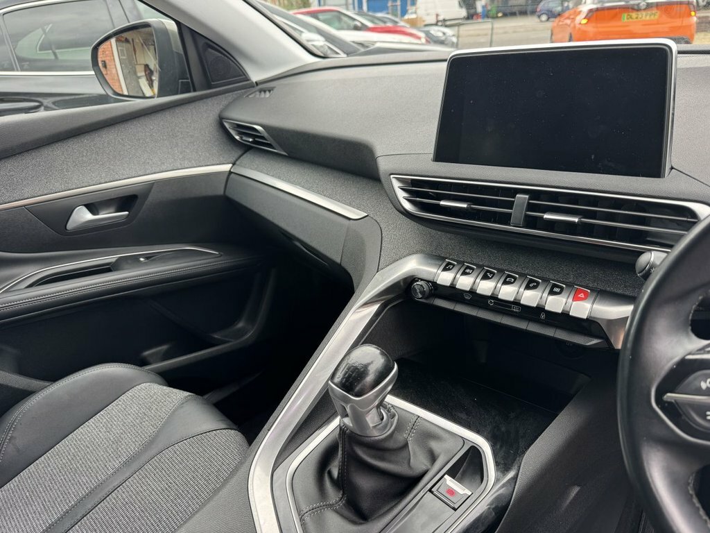 Peugeot 5008 Hatchback Black #17