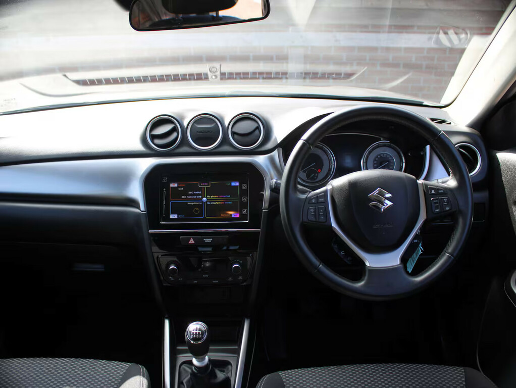Suzuki Vitara Vitara Estate White #7