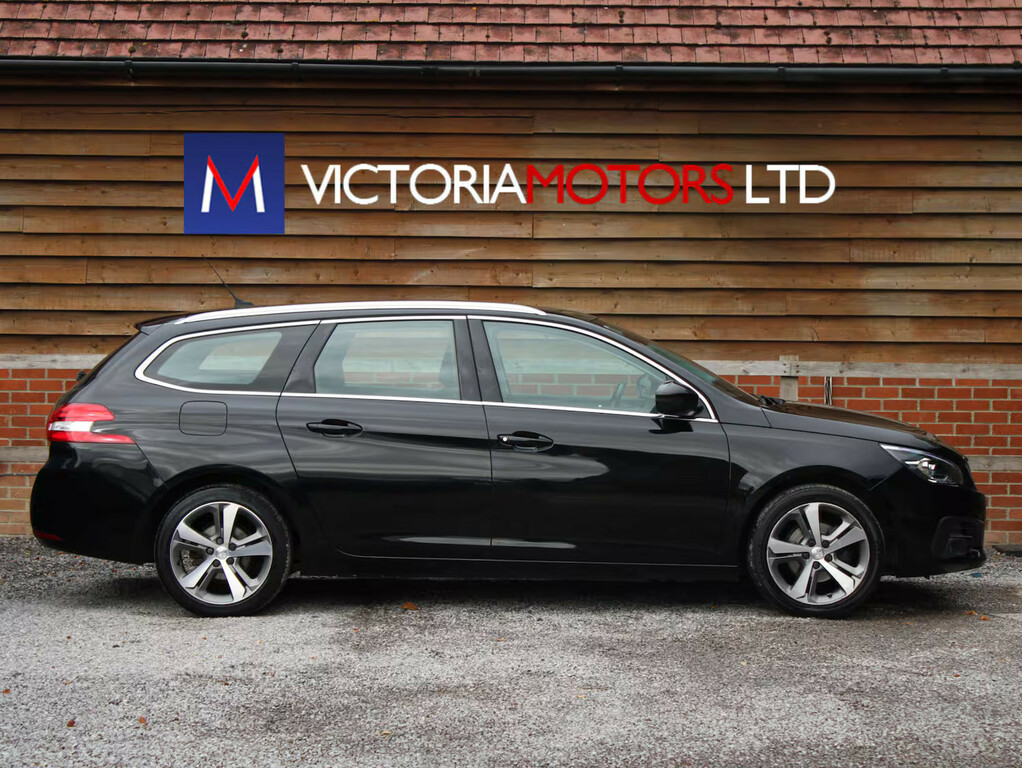 Peugeot 308 1.2 Puretech 130 Allure Estate Black #4