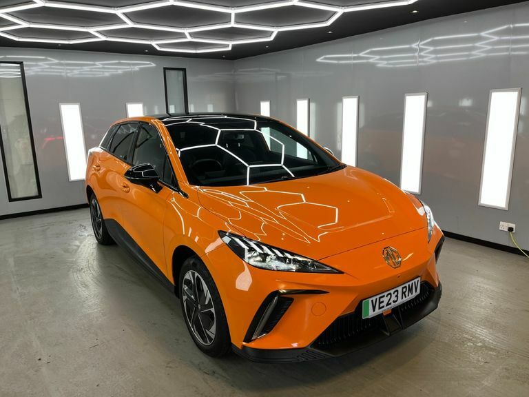 MG MG4 Trophy Orange