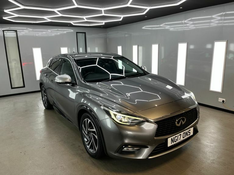 Infiniti Q30 Premium D Grey