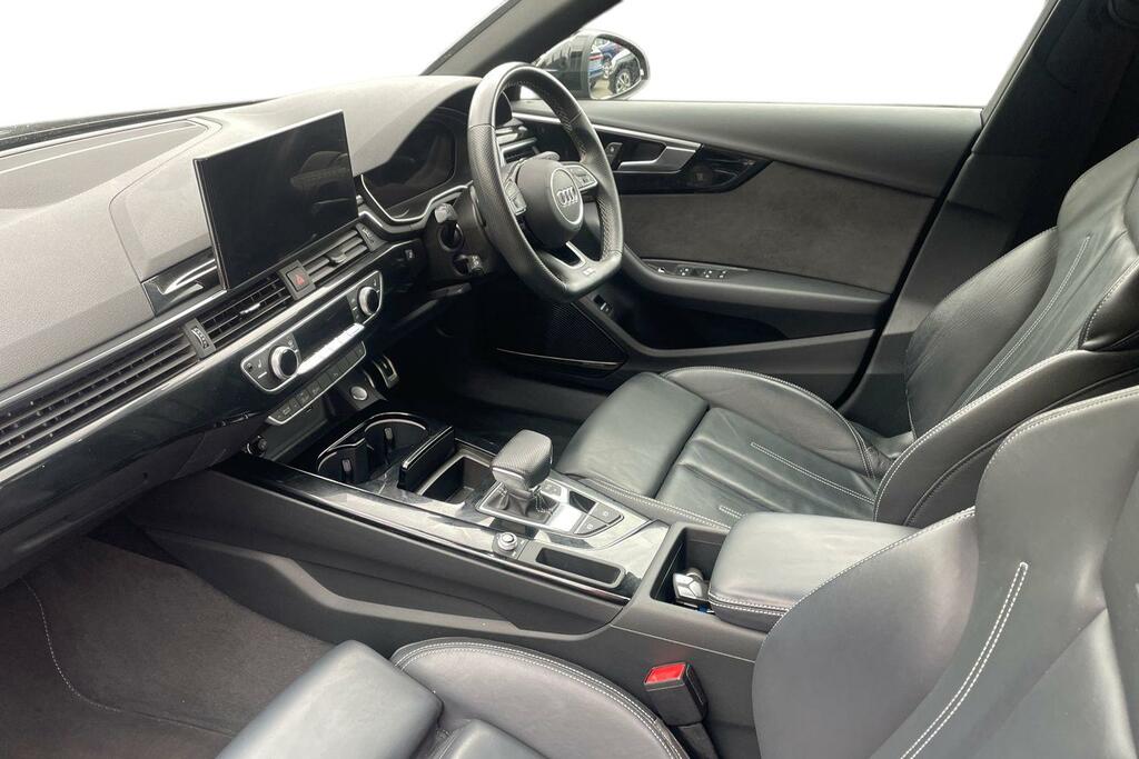 Audi A4 Audi A4 Black Edition 35 Tdi 163 Ps S Tronic GV22HCL Black #2