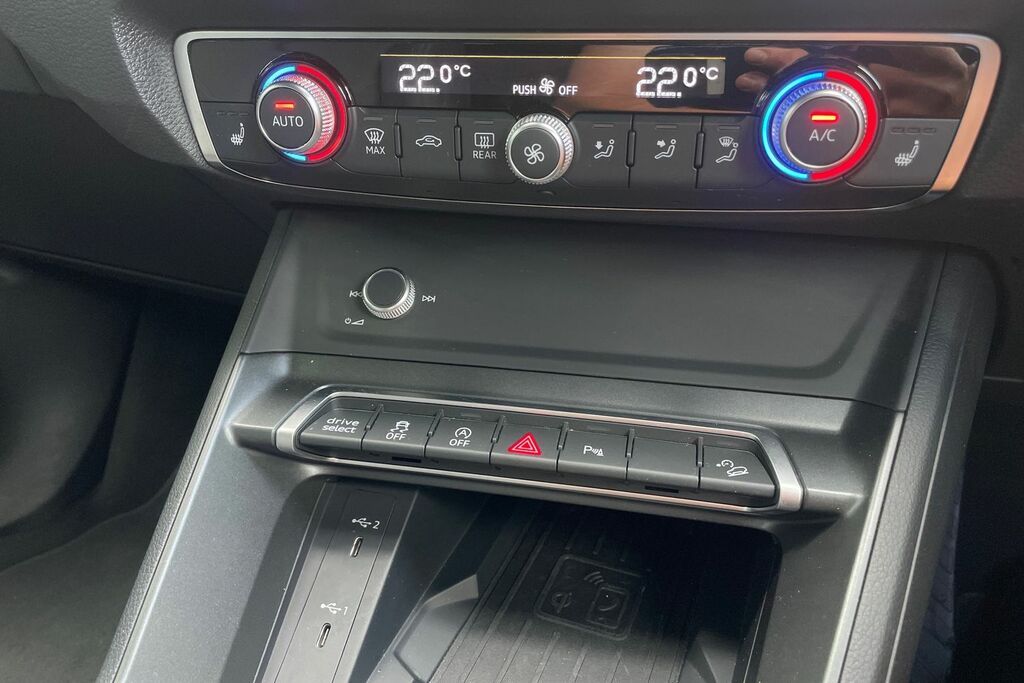 Audi Q3 45 Tfsi E Black Edition S Tronic Tech Pack White #16