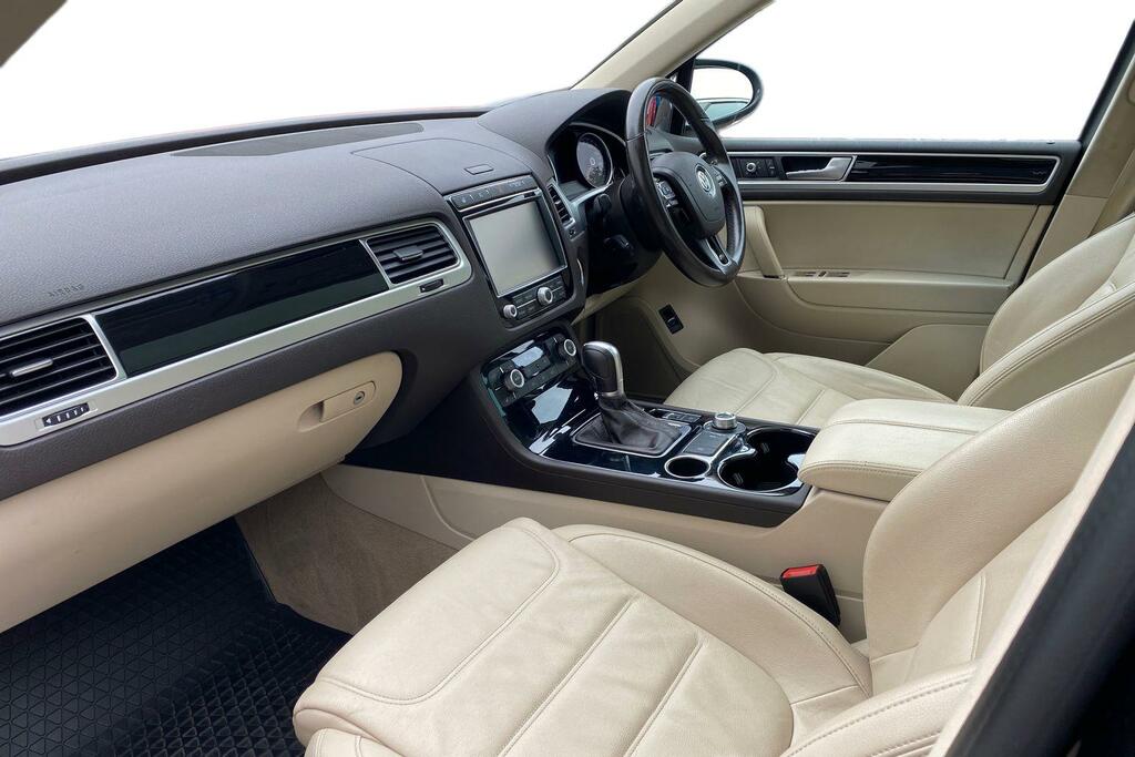 Volkswagen Touareg Volkswagen Touareg 3.0 Tdi V6 Bluemotion Tech R-li Black #2