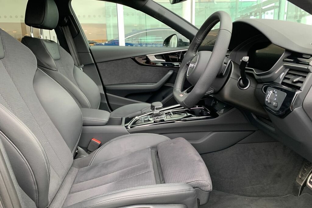 Audi A4 Avant 2L S Line Black #14
