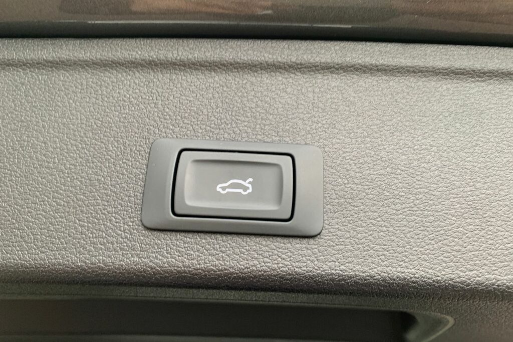 Audi A4 Avant 2L S Line Black #23